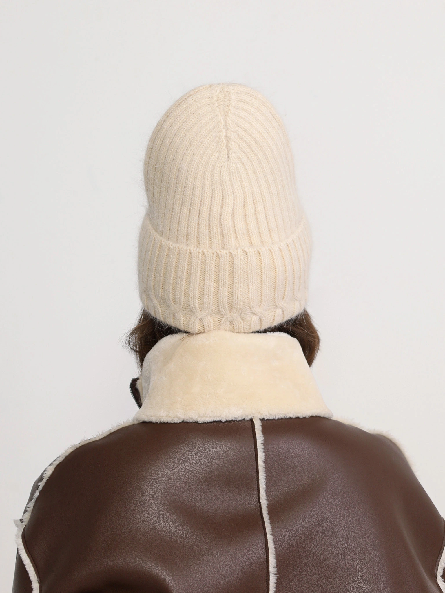 Шапка-бини из ангоры и нейлона с отворотом в ассортименте